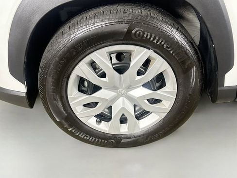 Used 2025 Toyota Corolla Cross L AWD/4WD image 13