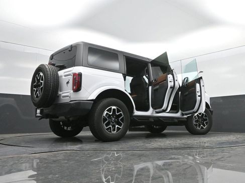 Used 2023 Ford Bronco Outer Banks image 48