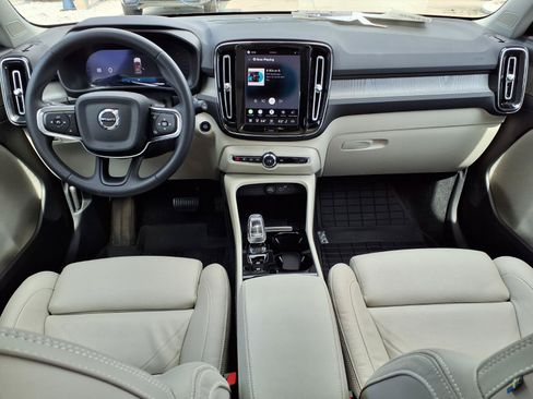 Certified 2024 Volvo XC40 B5 Plus w/ Protection Package Premier AWD/4WD image 17