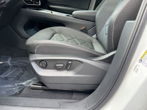 New 2026 Volkswagen Atlas SE image 16