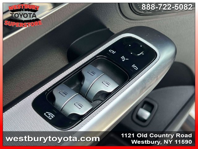 Used 2025 Mercedes-Benz GLC 300 4MATIC image 20