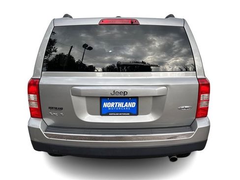 Used 2016 Jeep Patriot High Altitude image 14