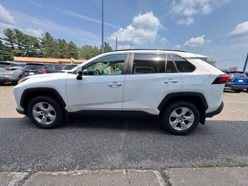 Used 2021 Toyota RAV4 XLE w/ XLE Grade Weather Package AWD/4WD image 4