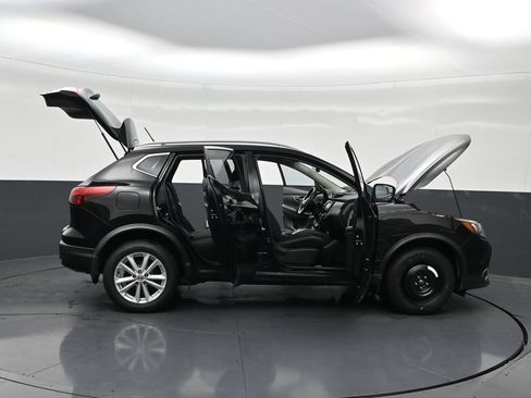 Used 2018 Nissan Rogue Sport SV w/ SV Technology Package AWD/4WD image 32