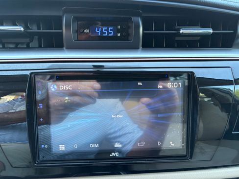 Used 2014 Toyota Corolla LE FWD image 30