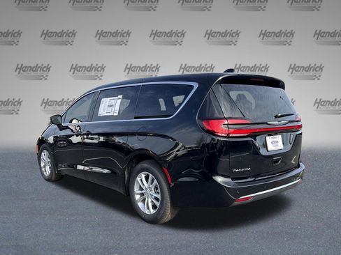 New 2026 Chrysler Pacifica Select image 6