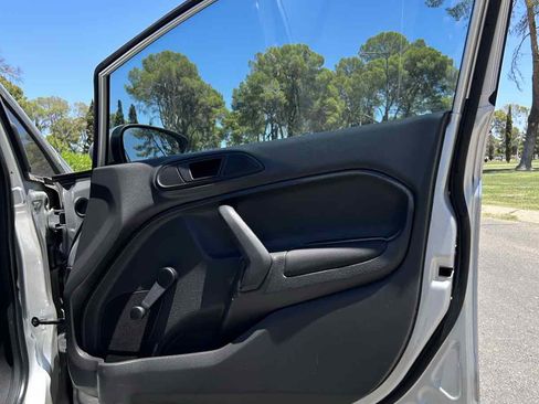 Used 2017 Ford Fiesta S image 22