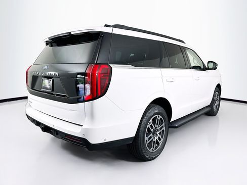 Used 2025 Ford Expedition Active AWD/4WD image 9