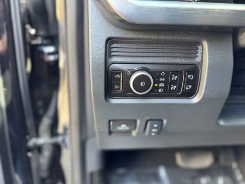 Used 2025 Ford F350 Lariat AWD/4WD image 26