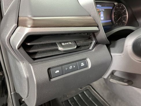 Used 2024 Nissan Altima 2.5 SV image 25