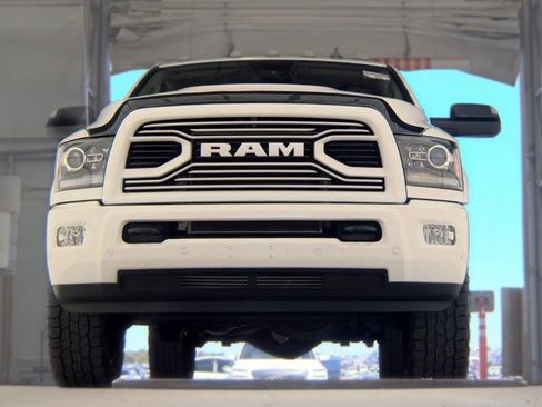 Used 2018 RAM 2500 Laramie w/ Sport Appearance Group AWD/4WD image 3