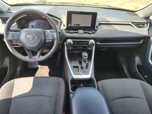 Used 2025 Toyota RAV4 XLE FWD image 33