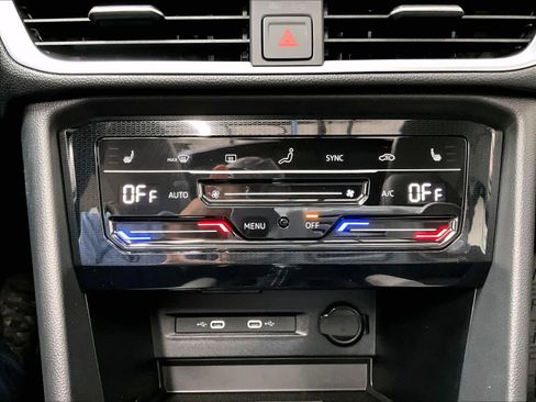 New 2026 Volkswagen Taos SE AWD/4WD image 21