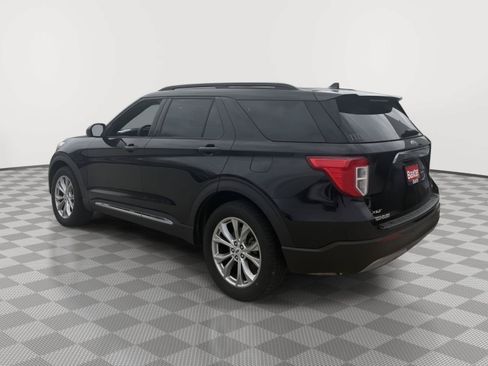 Used 2020 Ford Explorer XLT w/ Equipment Group 202A AWD/4WD image 9