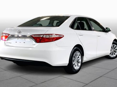 Used 2015 Toyota Camry LE image 12