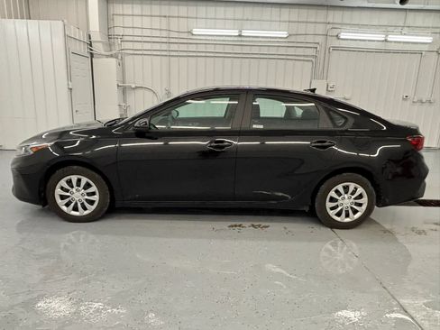 Used 2024 Kia Forte LX FWD image 8