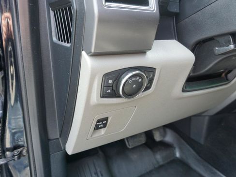 Used 2018 Ford F150 XLT w/ Heavy-Duty Payload Package AWD/4WD image 14