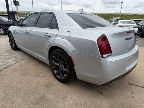Used 2023 Chrysler 300 Touring w/ Sport Appearance Package RWD image 7
