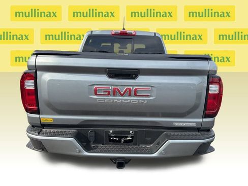 Used 2025 GMC Canyon Elevation w/ Technology Package image 9