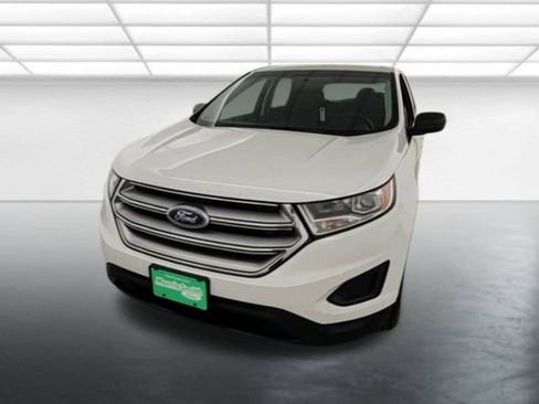 Used 2017 Ford Edge SE image 2