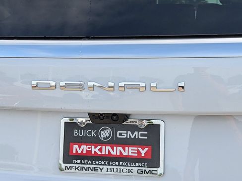 New 2026 GMC Yukon XL Denali w/ Denali Reserve Package AWD/4WD image 7