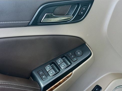 Used 2018 Chevrolet Tahoe Premier AWD/4WD image 18