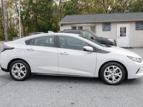 Used 2018 Chevrolet Volt Premier image 12