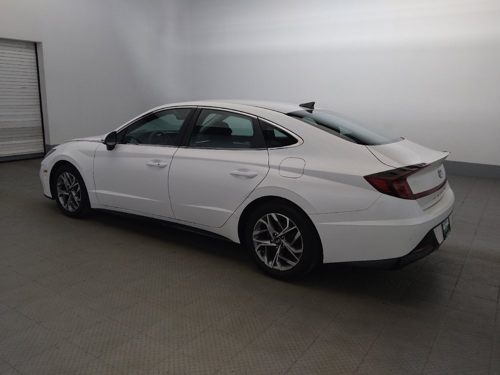Used 2023 Hyundai Sonata SEL w/ Preferred Accessory Package FWD image 3