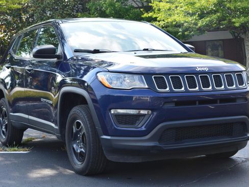 Used 2021 Jeep Compass Sport w/ Cold Weather Group AWD/4WD image 3