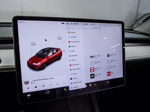 Used 2022 Tesla Model Y Long Range AWD/4WD image 29