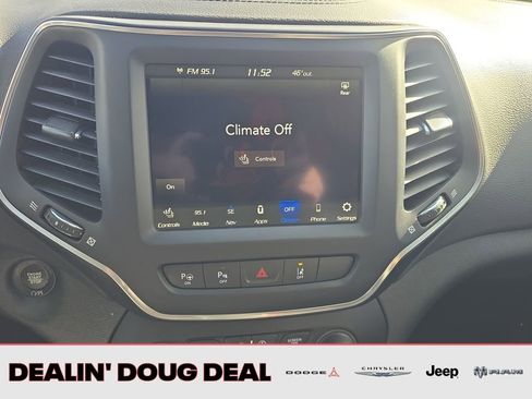Used 2023 Jeep Cherokee Altitude Lux image 19