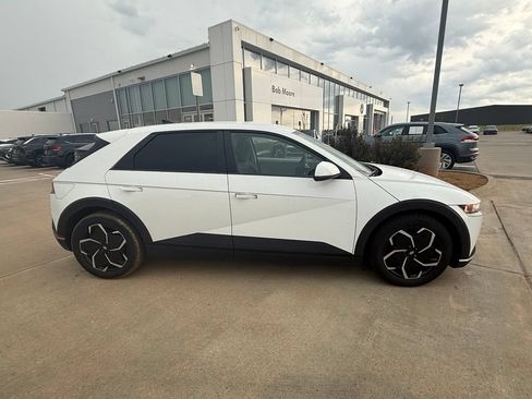 Used 2024 Hyundai Ioniq 5 SEL RWD image 2