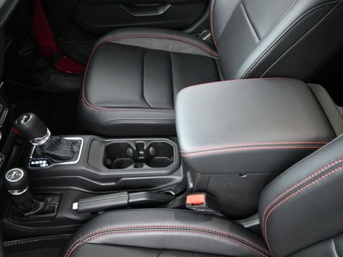 Used 2024 Jeep Wrangler Unlimited Rubicon image 31