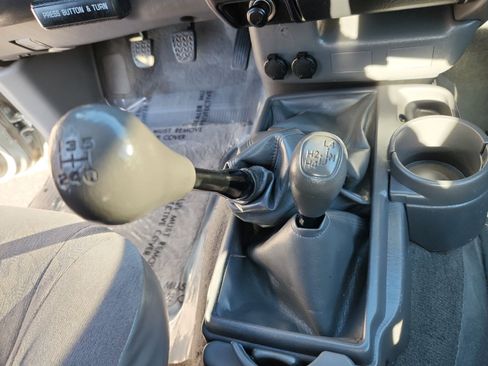 Used 2004 Toyota Tacoma 4x4 Xtracab V6 image 33