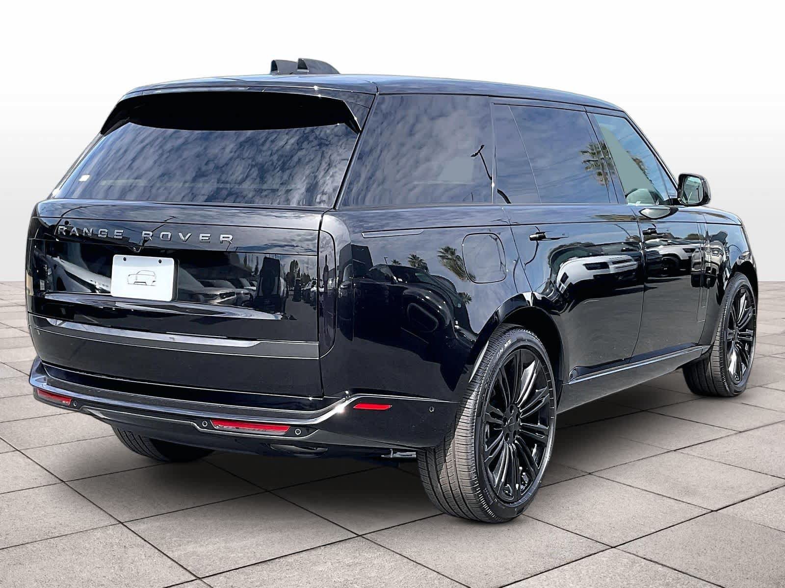 New 2026 Land Rover Range Rover Long Wheelbase SE AWD/4WD image 4