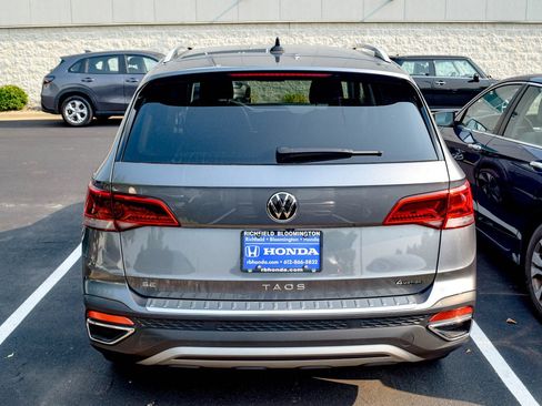 Used 2023 Volkswagen Taos SE AWD/4WD image 16