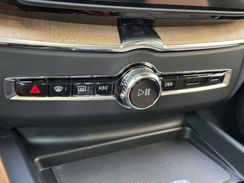 New 2026 Volvo XC60 B5 Plus w/ Climate Package AWD/4WD image 15