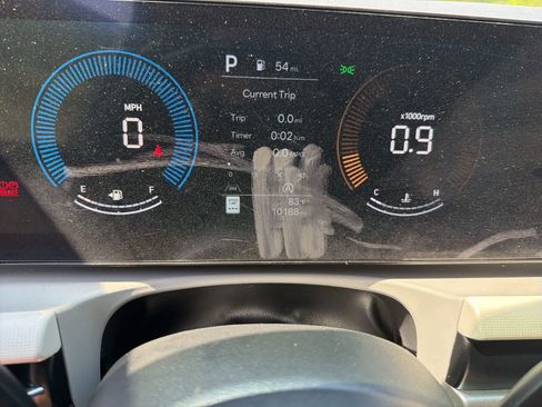 Used 2025 Hyundai Tucson SEL FWD image 2