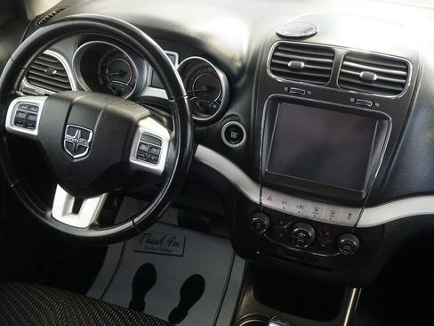 Used 2019 Dodge Journey SE FWD image 27