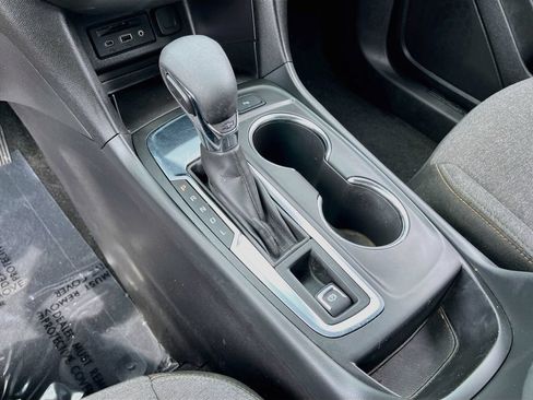 Used 2024 Chevrolet Equinox LT FWD image 17