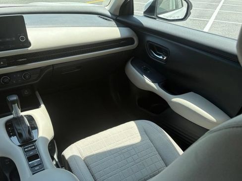 Certified 2025 Honda HR-V LX image 33