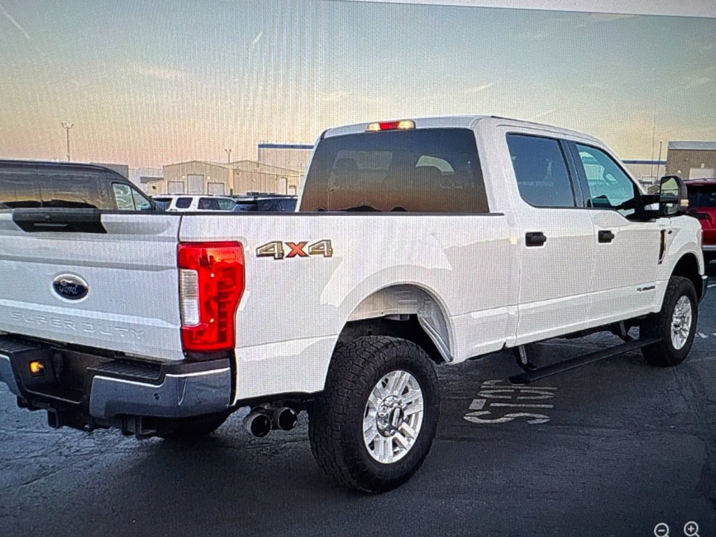 Used 2018 Ford F250 XLT AWD/4WD image 3