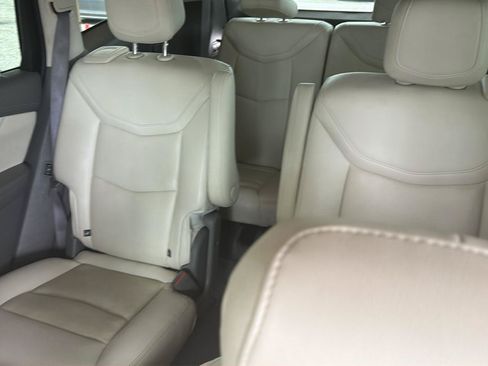 Used 2021 Cadillac XT6 Premium Luxury FWD image 16
