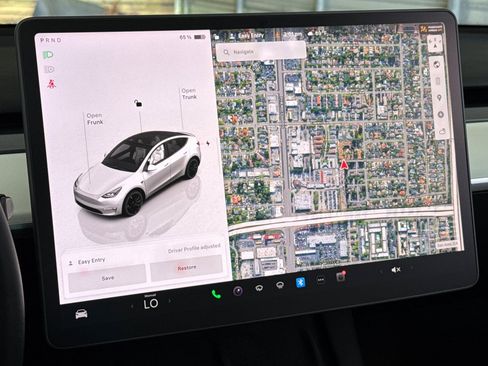 Used 2022 Tesla Model Y Performance AWD/4WD image 19