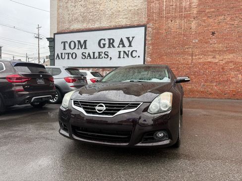 Used 2011 Nissan Altima 3.5 SR w/ Leather Pkg image 1