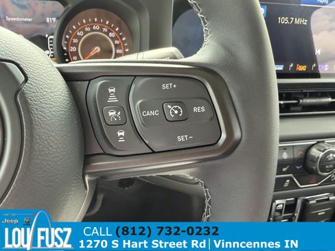 Used 2025 Jeep Gladiator Mojave w/ Safety Group AWD/4WD image 17
