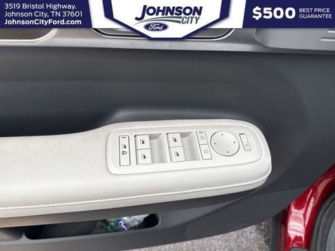Used 2025 Hyundai Santa Fe SEL AWD/4WD image 13
