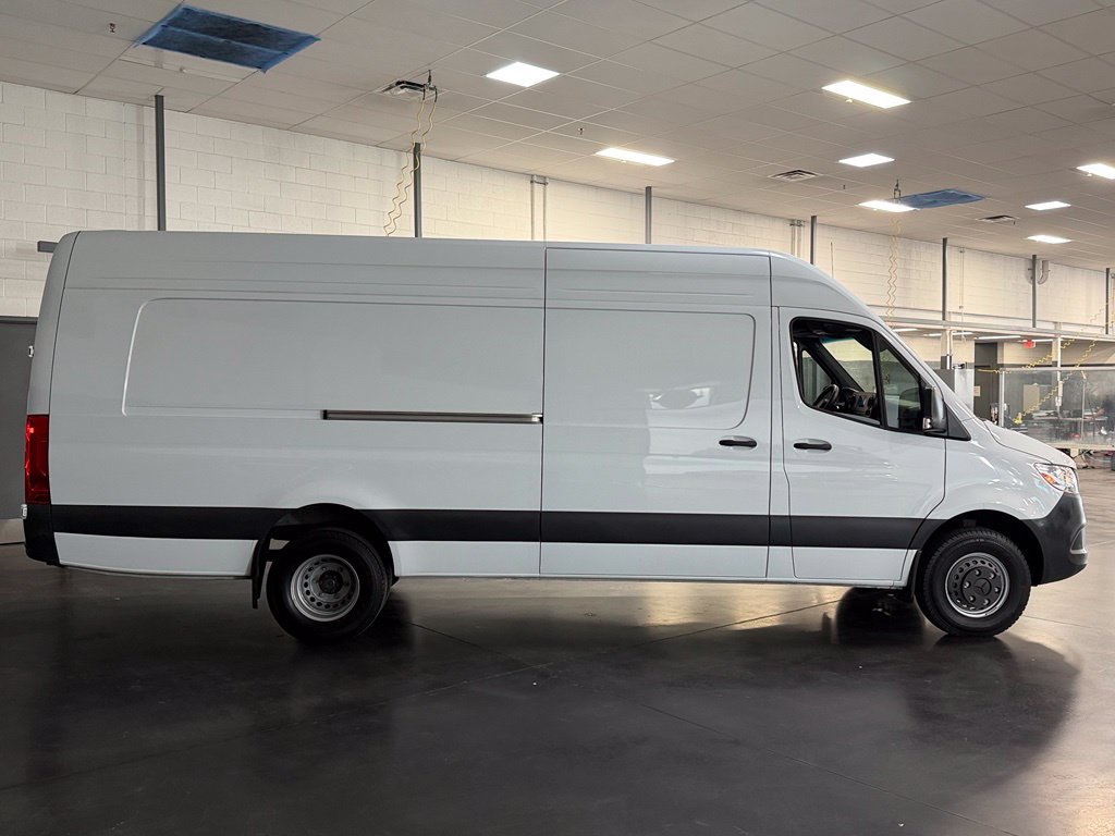 Used 2024 Mercedes-Benz Sprinter 3500 image 6