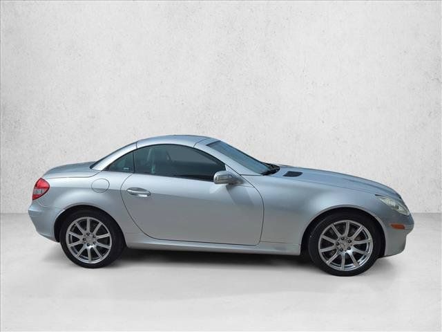 Used 2005 Mercedes-Benz SLK 350 image 4