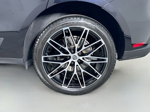 Certified 2026 Porsche Macan image 33